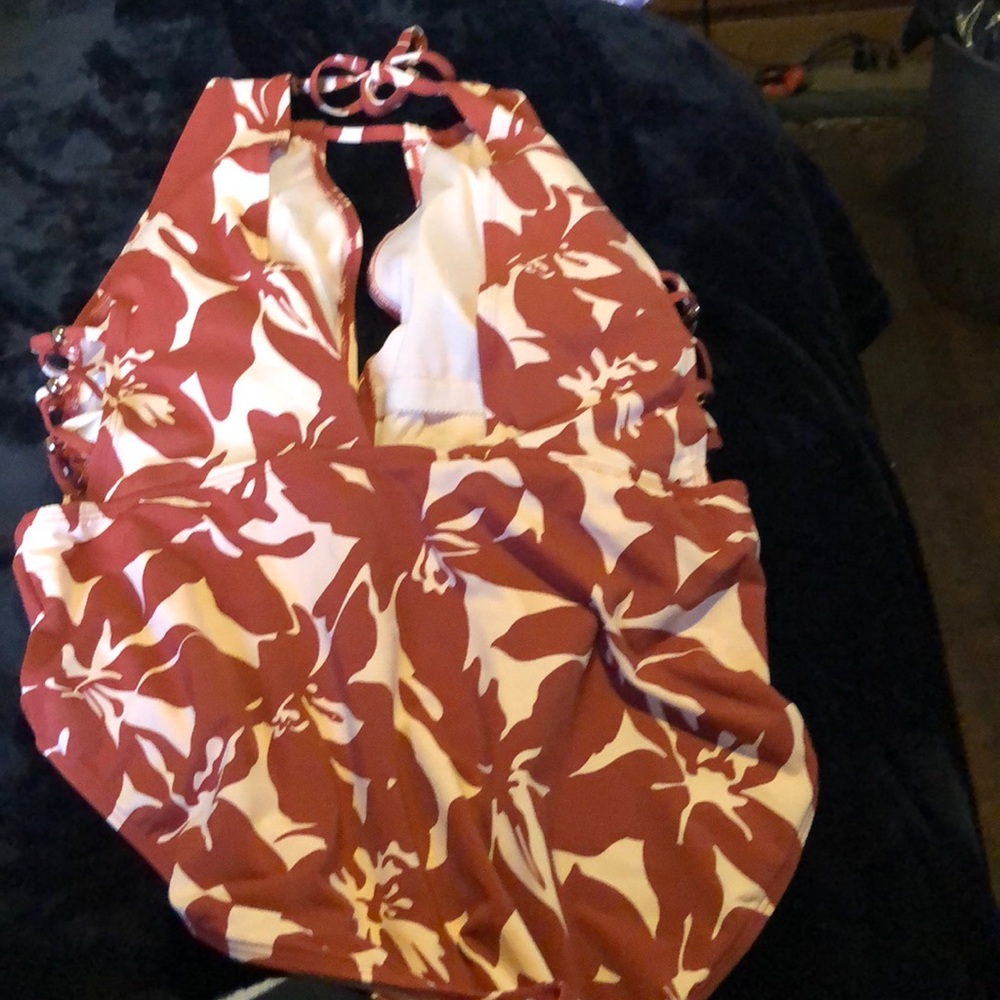 Bathing suit - Picture 2 of 3